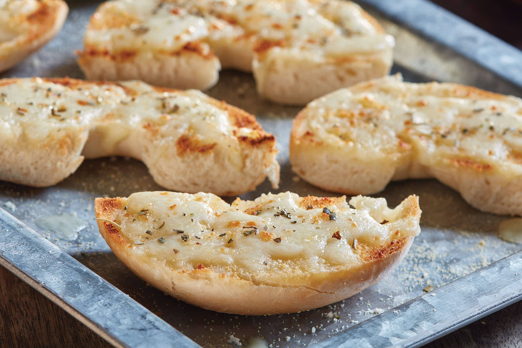 Cheesy Garlic Bread | Lender's Bagels